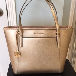 Michael Kors Ciara tote in Gold Leather, NWT